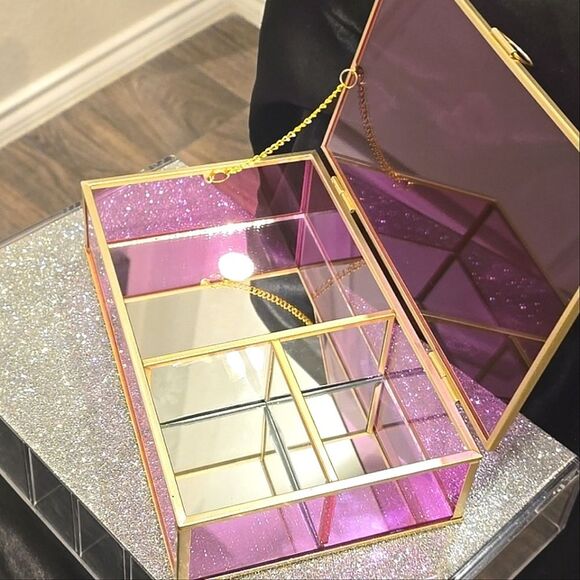 Curios Pink & Gold Mirrored Jewelry Organizer - Picture 3 of 10